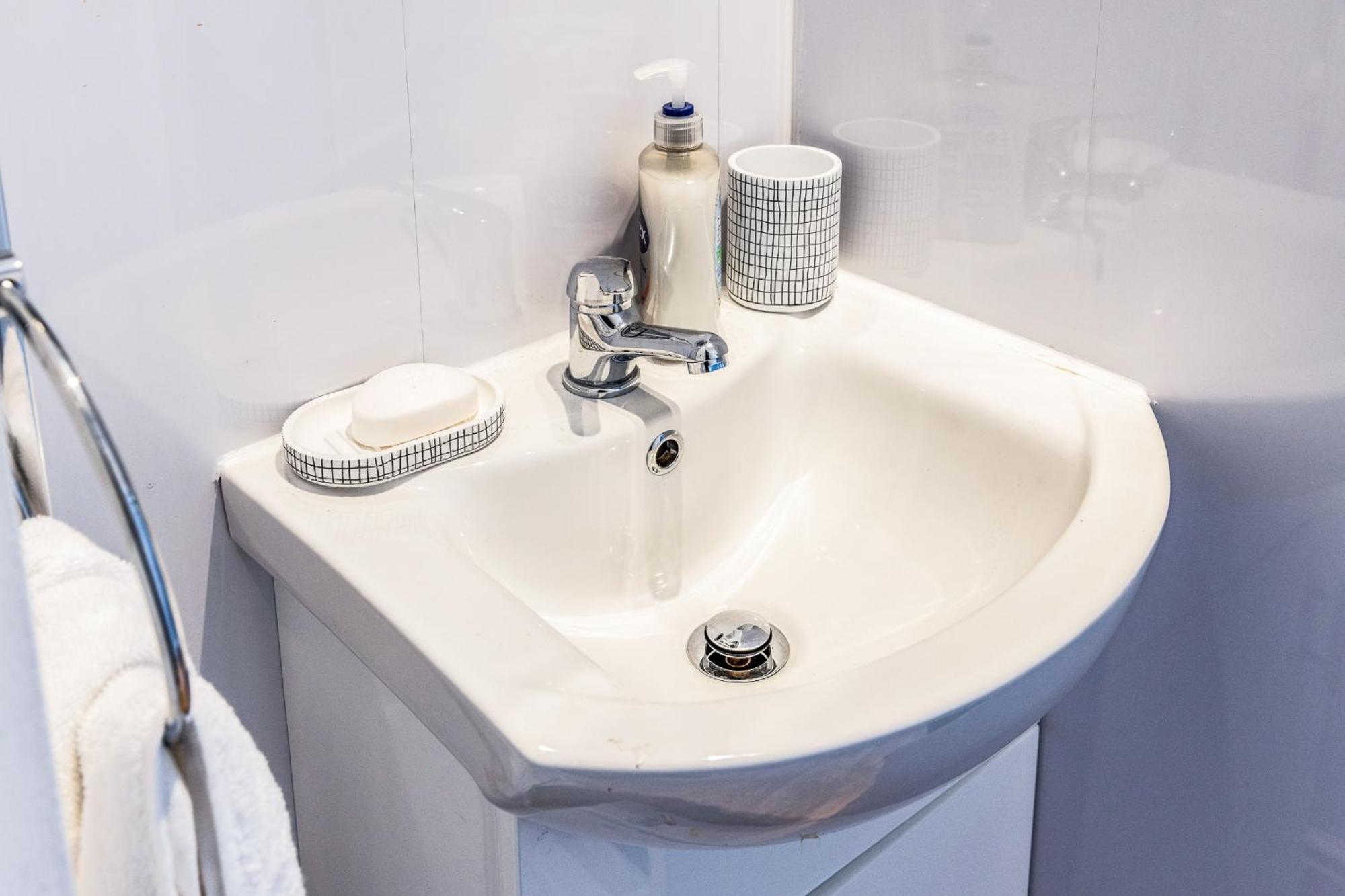 Stylish 2 Bed House 7mins To City Center Apartamento *