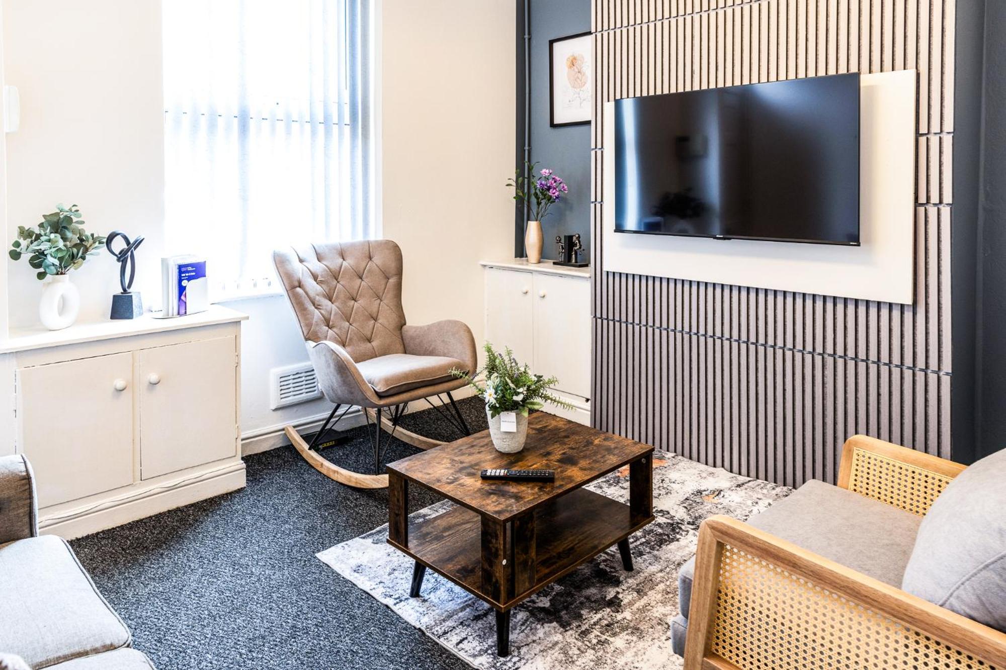 Apartment Stylish 2 Bed House 7mins To City Center